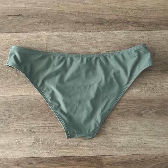 Cupshe Woman’s Green Bikini Bottom | Size M | NWOT - Picture 5 of 6
